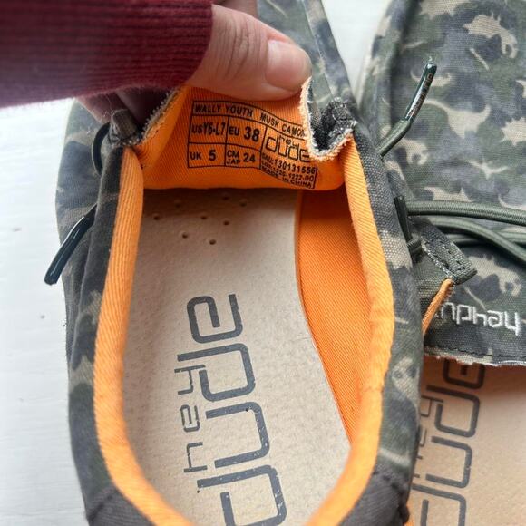 Grey and khaki Dinosaur Hey Dudes Size 6-7 Boys Loafers comfort slip on - Picture 2 of 3